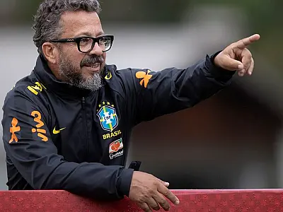 Cléber Xavier diz que é hora de observar os adversários