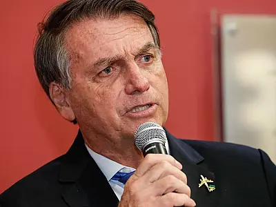 Se achar que não devo sair de folga, não vote em mim, diz Bolsonaro