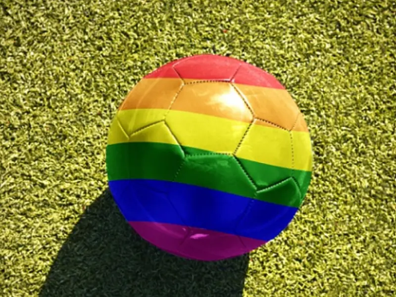 Relatório aponta aumento de 76% nos casos de LGBTfobia no futebol