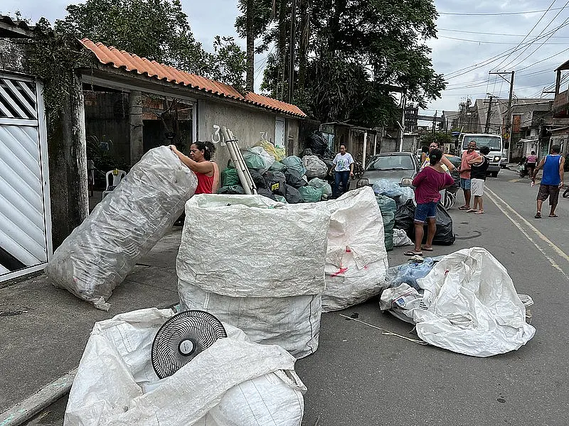 Guarujá troca resíduos por alimentos e eco moedas nesta terça-feira