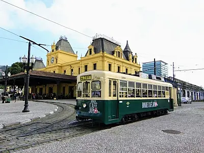 Walking tour gratuito vai levar participantes a pontos turísticos e históricos do Centro de Santos