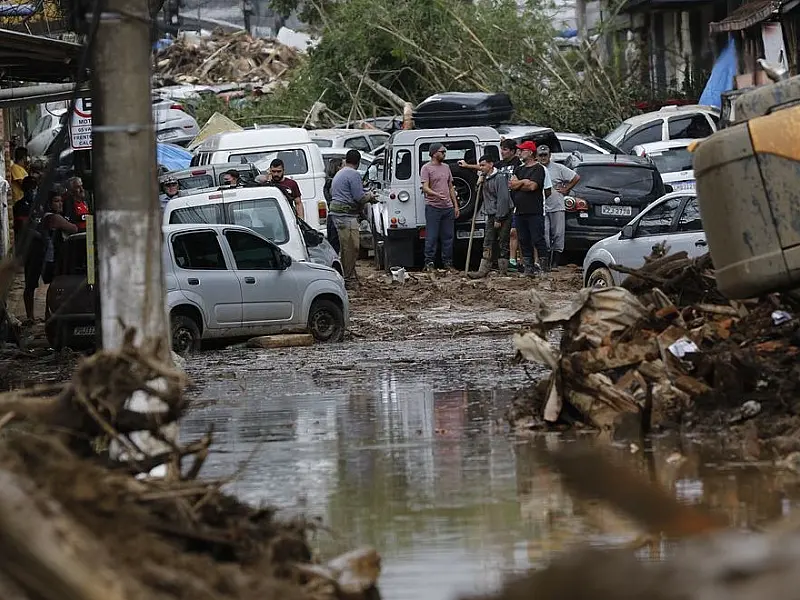 Petrópolis tem mais de 800 pessoas morando em abrigos