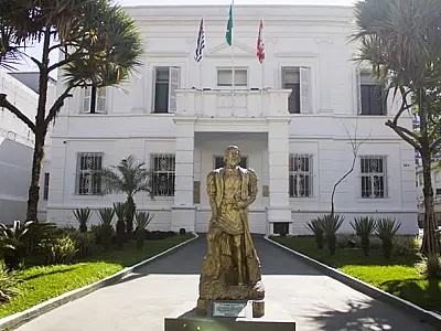 São Vicente quita R$10 milhões com aposentados dos governos anteriores