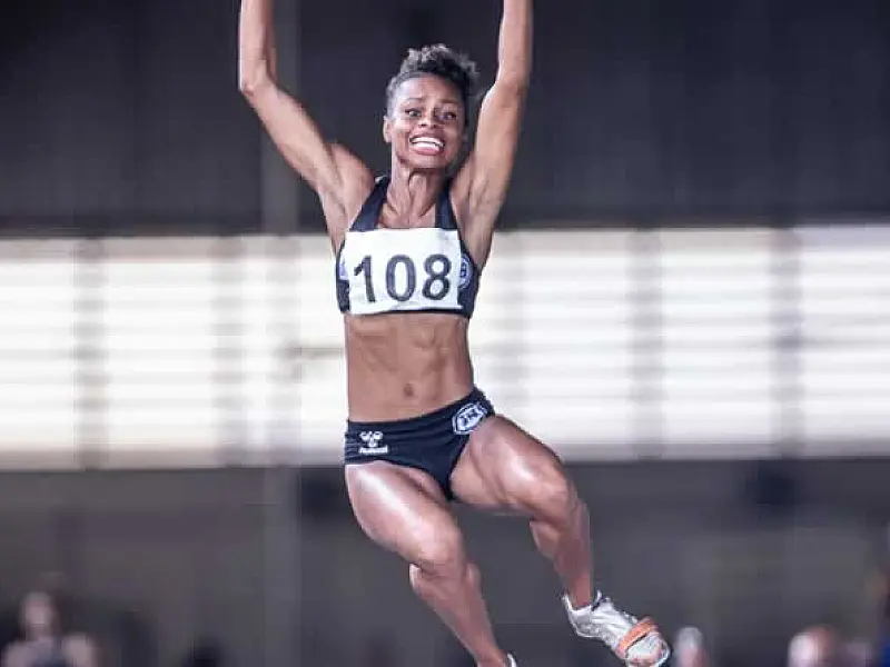 Aos 38 anos, Eliane Martins Brilha no Salto em Distância
