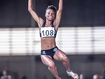 Aos 38 anos, Eliane Martins Brilha no Salto em Distância