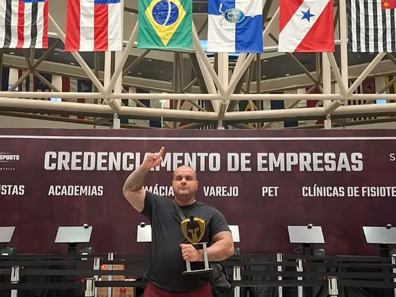 Atleta conquista o pódio e inspira a Baixada Santista com sua trajetória no Powerlifting