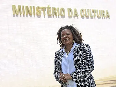 Mulheres pretas ganham três vezes menos que homens brancos no setor cultural