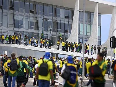STF tem três votos para tornar réus mais 250 por atos golpistas