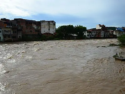 Estado tem 402 municípios em situação emergência pelas chuvas