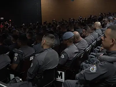 Farid Madi recepciona policiais militares que atuarão durante a temporada em Guarujá