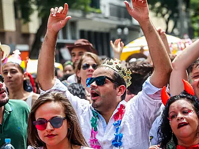 Governo de SP atribui alta em casos e mortes por Covid a Carnaval