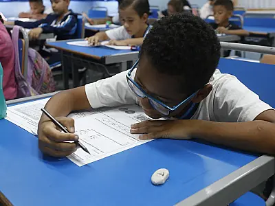 Mais de 4 mil estudantes da rede municipal realizam prova do Saeb