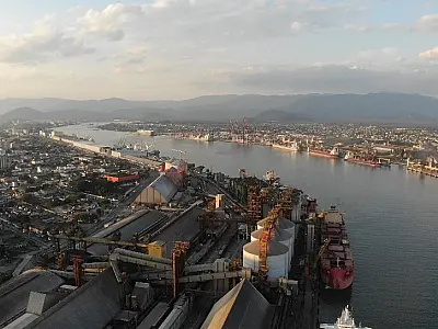 APS contrata licitação para aprofundar Porto de Santos para 16 metros