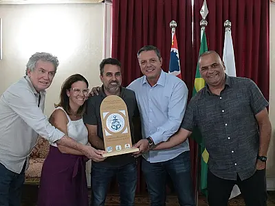 Santos é homenageada pela Confederação Brasileira de Skate após inauguração de pista e campeonato