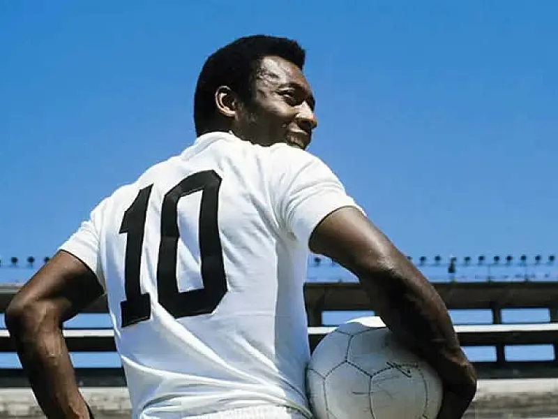 Santos FC celebra mais um ano de história: berço de lendas e vitórias eternas