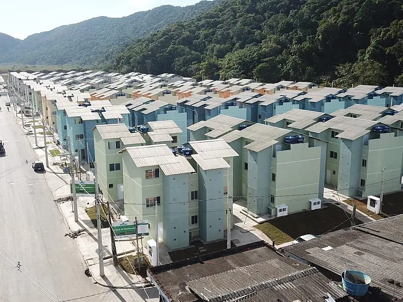 Mais famílias deixam área de risco e recebem casa nova no Parque da Montanha