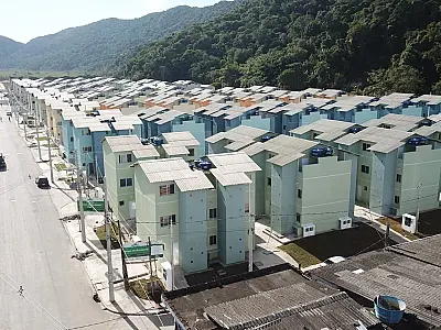 Mais famílias deixam área de risco e recebem casa nova no Parque da Montanha