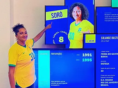 Exposição no Museu Pelé, em Santos, terá bate-papo com pioneira do futebol feminino no Brasil