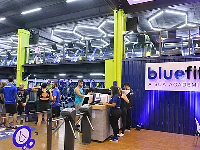 Fundo árabe paga R$ 464 mi para assumir controle da rede de academias Bluefit