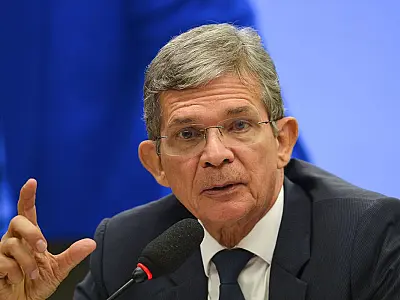 Bolsonaro decide demitir general da Petrobras, dizem aliados de Silva e Luna