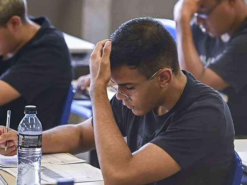 Candidatos farão a prova do Vestibular das Fatecs no domingo (30)