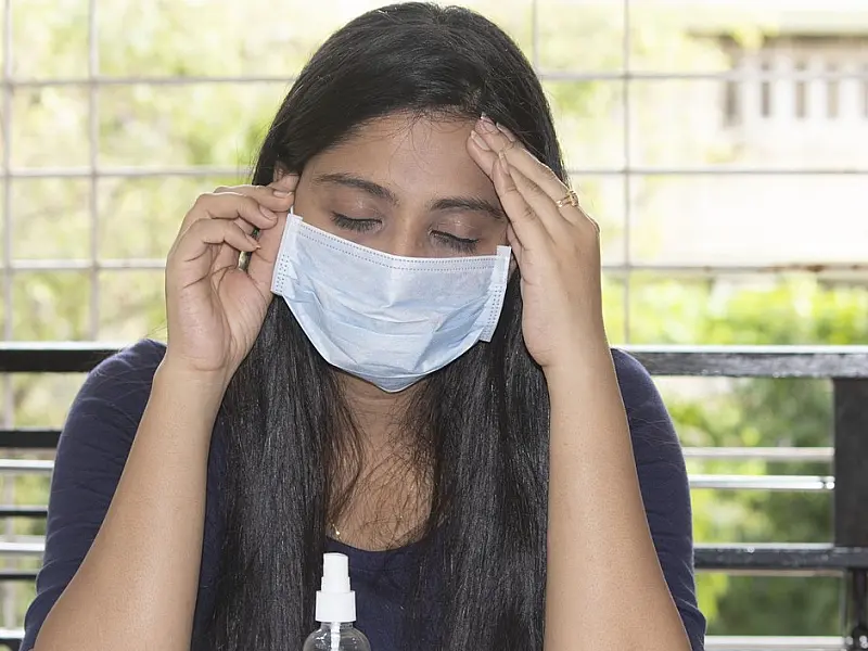 Médico alerta para dores de cabeça e garganta, que podem ser sinais de Covid-19