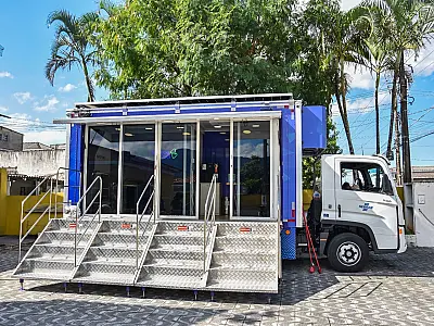 Sebrae Móvel inicia atendimentos em São Vicente