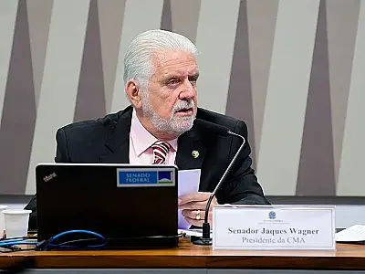 Governo quer acelerar análise de arcabouço fiscal no Senado