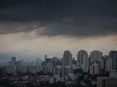 Defesa Civil de SP alerta para mudanças no tempo e chuva intensa nos primeiros dias de 2026