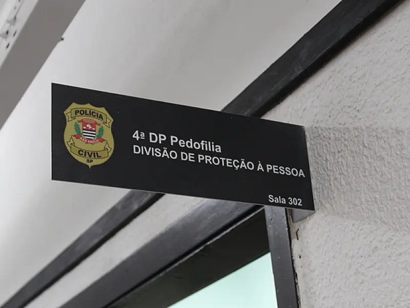 Monitoramento de internet, investigação e infiltração: como a polícia "caça" abusadores de crianças