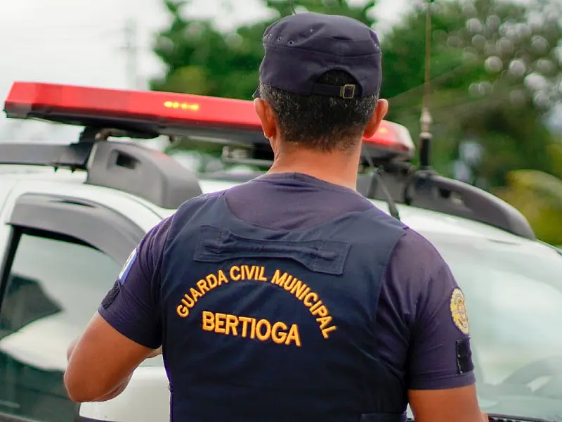 Guarda Civil Municipal de Bertioga recupera celular roubado no Centro da cidade
