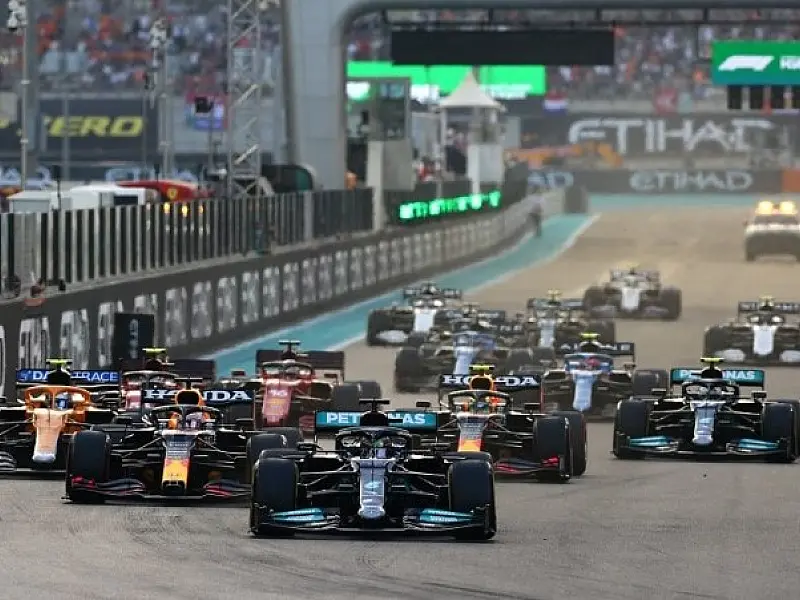 Petição com 80 mil assinaturas pede retirada de título de Verstappen