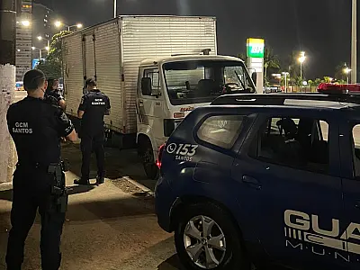 GCM de Santos prende dois homens, recupera bicicleta e apreende materiais