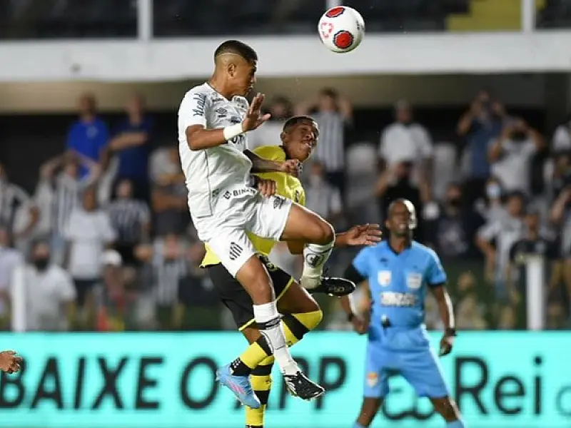 Santos só empata na Vila e técnico Fábio Carille é xingado pela torcida