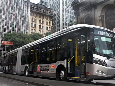 Ação de motoristas e cobradores atrasa saída de ônibus em São Paulo