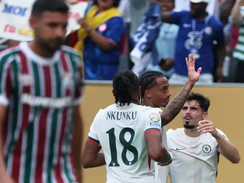 João Pedro marca dois e tira Fluminense da Copa do Mundo de Clubes