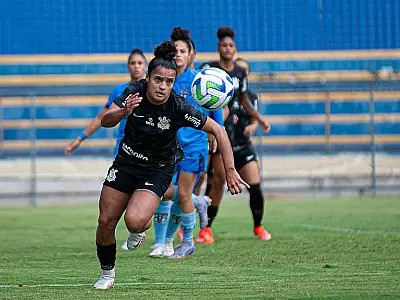 Corinthians empata e permanece na liderança do Brasileiro Feminino