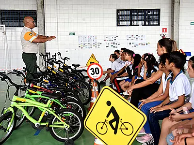 Escola de Trânsito Móvel da Setran participa de evento do Sest Senat neste sábado
