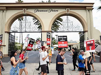 Sindicato de atores de Hollywood incentiva novas produções, apesar de greve