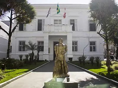 São Vicente abre concurso público para professores em 2026, com 58 vagas