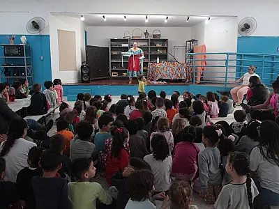 Mês da Criança: escola municipal de Santos tem contação de história