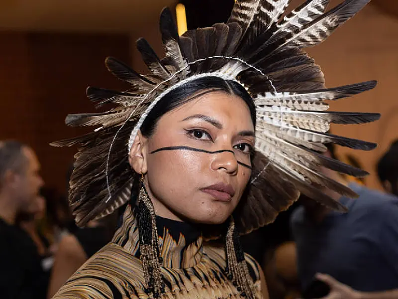 Prêmio Shell de Teatro dá 1º troféu a atriz indígena e destaca 'Agropeça'