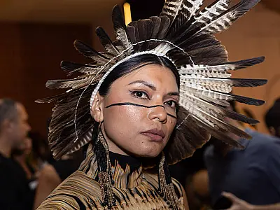 Prêmio Shell de Teatro dá 1º troféu a atriz indígena e destaca 'Agropeça'