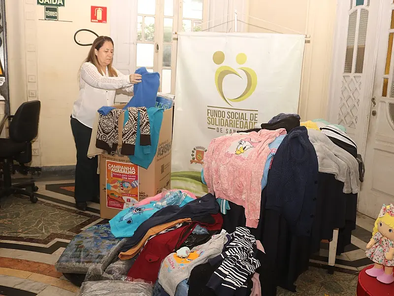 Fundo Social de Solidariedade de Santos recebe 2,8 mil fraldas mais roupas e cobertores