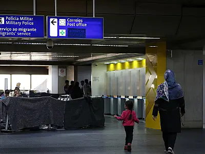 Imigrantes afegãos voltam a acampar no aeroporto de Guarulhos