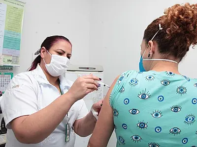 Veja aqui os grupos que podem ser vacinados hoje