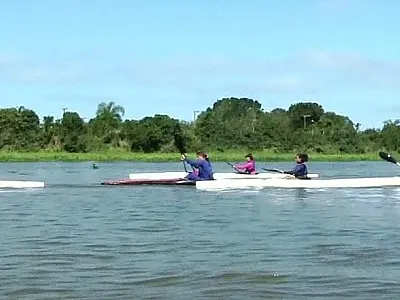 Aulas de Canoagem e Paracanoagem para todos porque aprender a remar no Mar Pequeno é tudo de bom