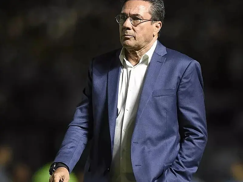 Vanderlei Luxemburgo assina filiação com PSB para disputar às eleições