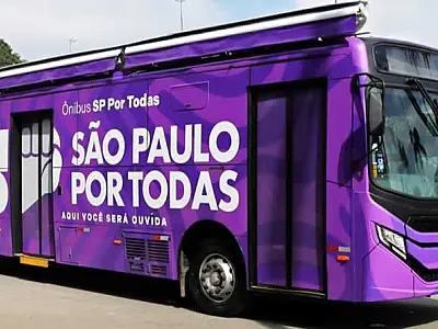 "Ônibus Lilás" estaciona em São Vicente com serviços gratuitos para mulheres vítimas de violência