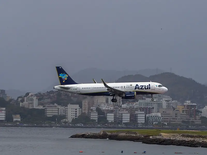 Petrobras reduz preços de querosene de aviação